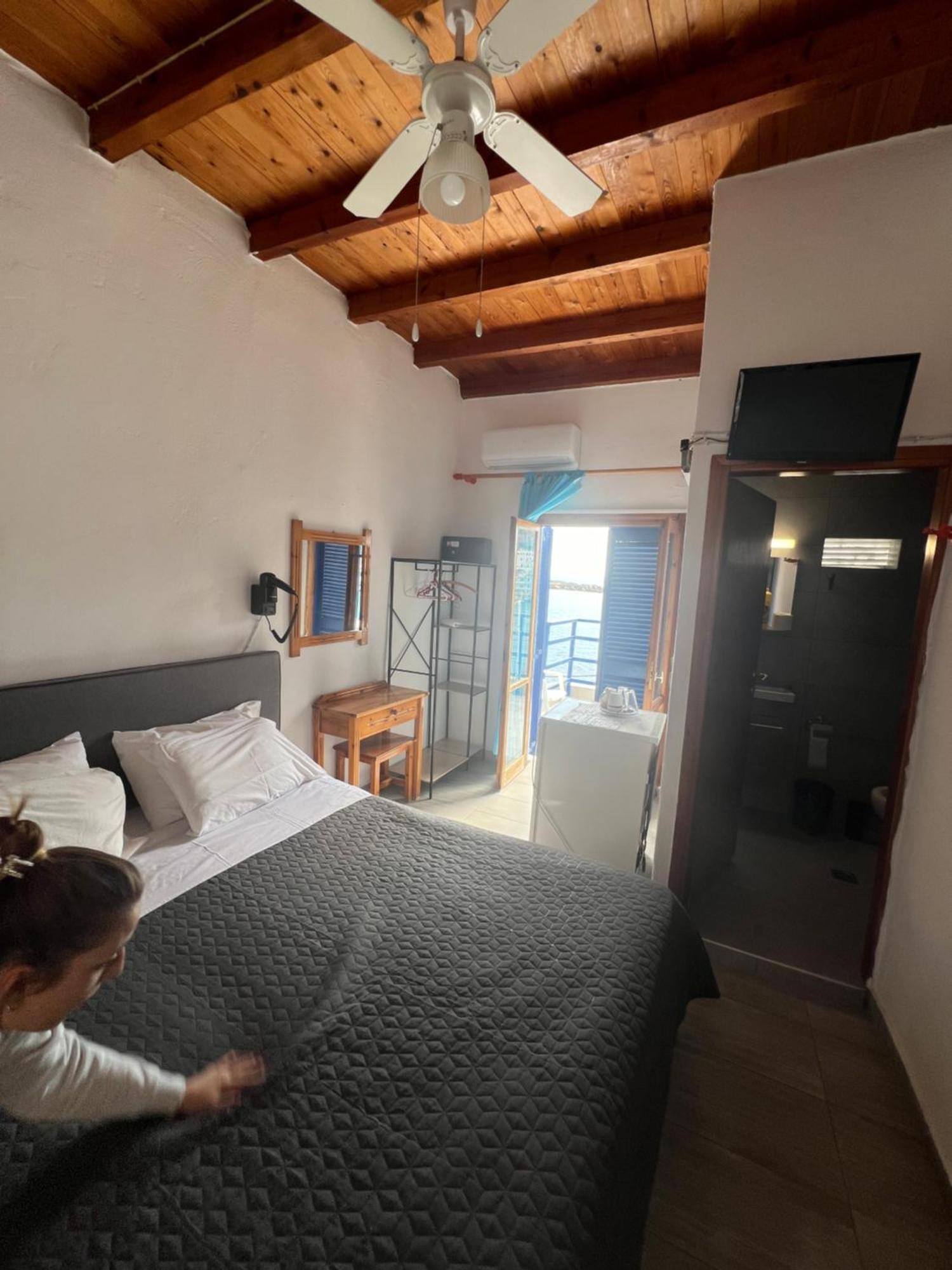 Scirocco Rooms Loutro Exteriör bild