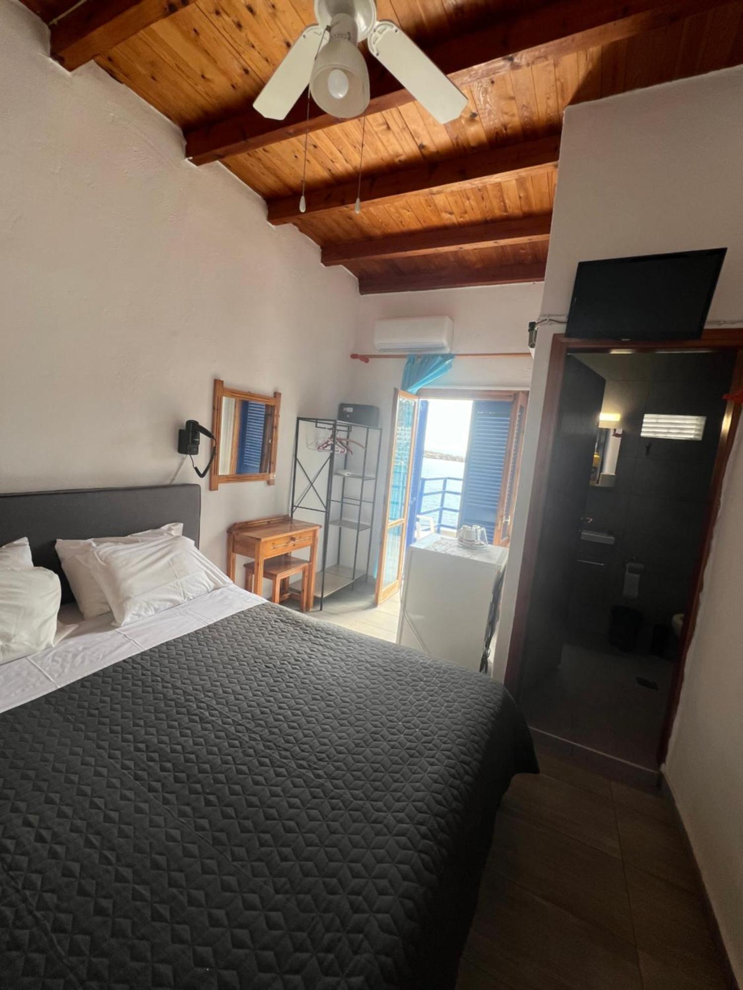 Scirocco Rooms Loutro Exteriör bild