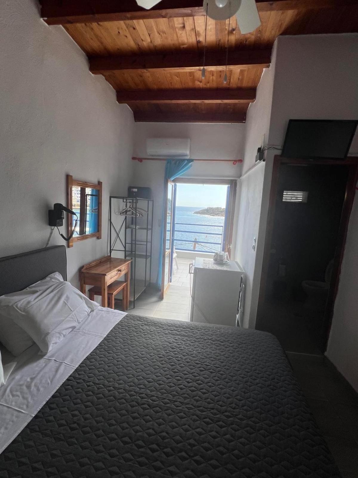 Scirocco Rooms Loutro Exteriör bild