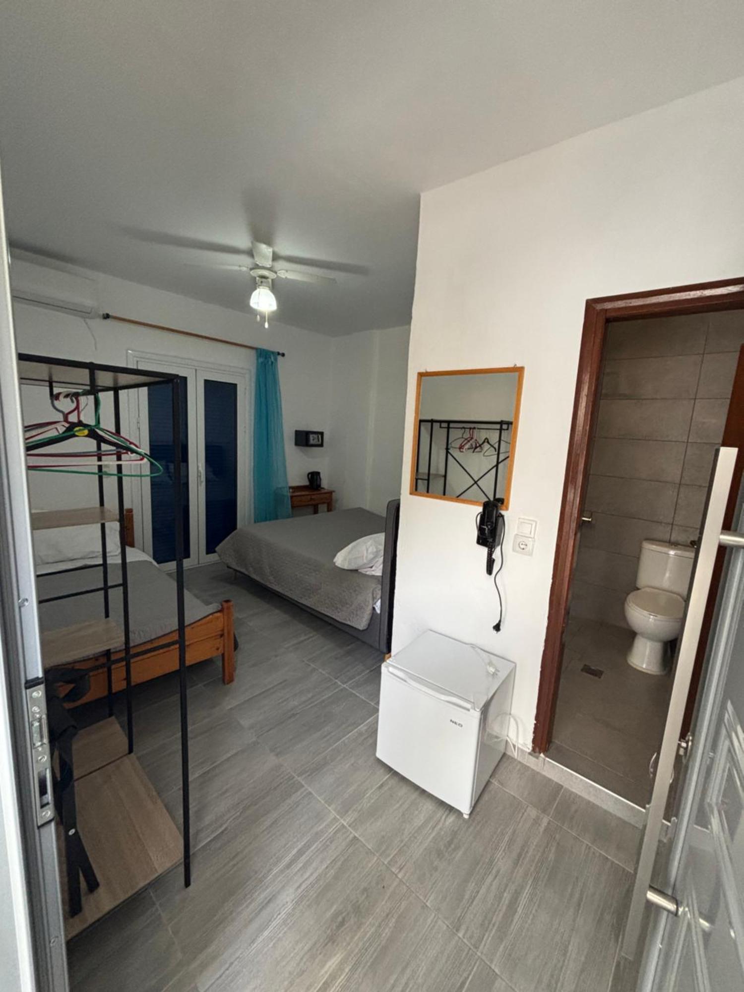 Scirocco Rooms Loutro Exteriör bild