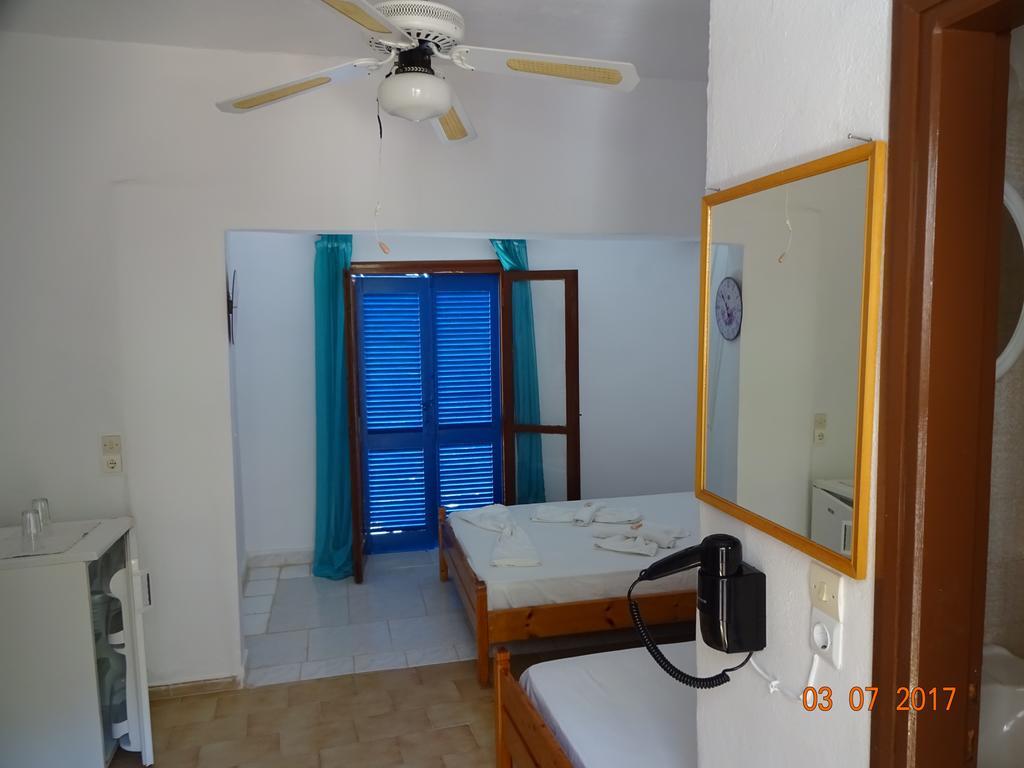 Scirocco Rooms Loutro Exteriör bild