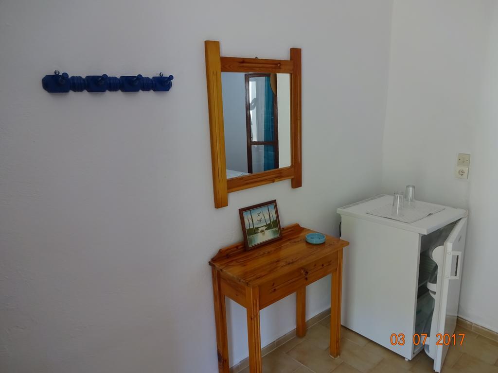 Scirocco Rooms Loutro Exteriör bild