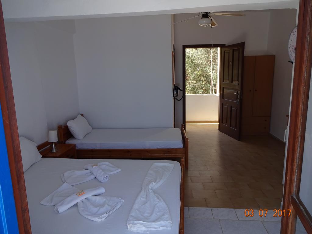 Scirocco Rooms Loutro Exteriör bild