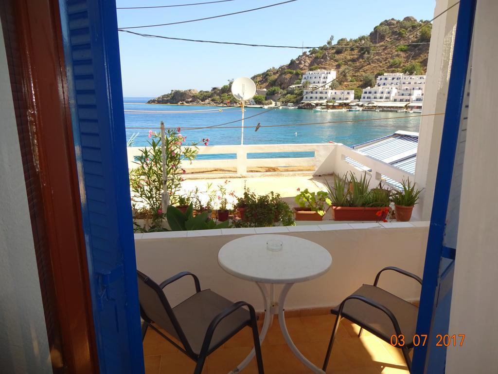 Scirocco Rooms Loutro Exteriör bild