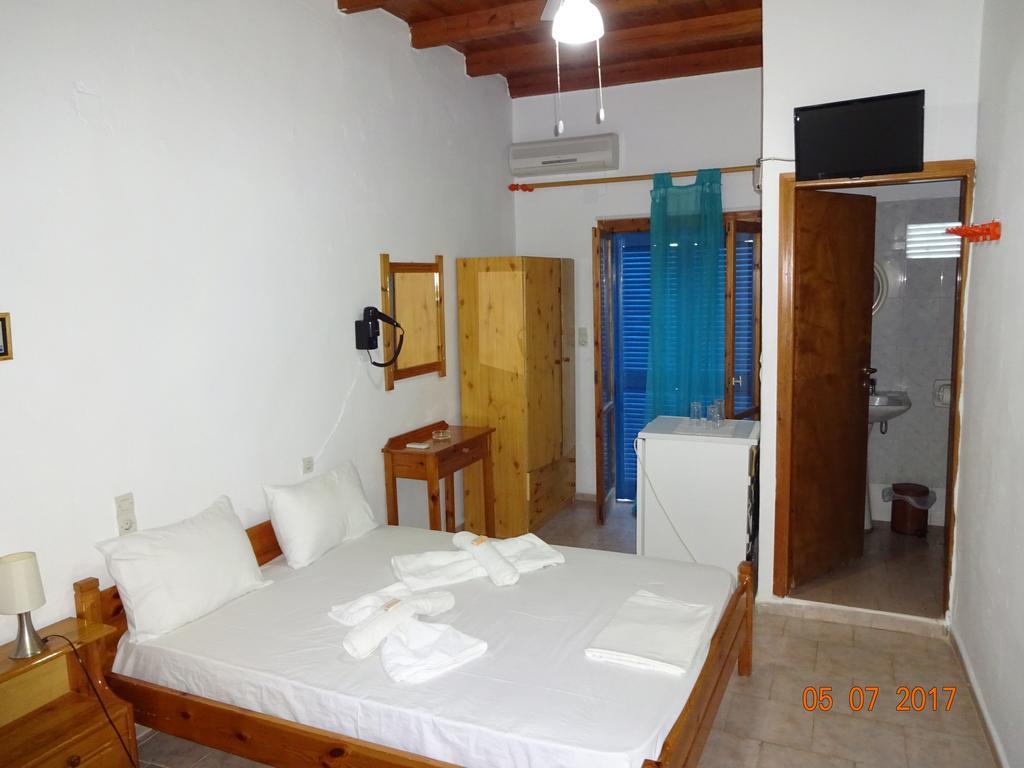 Scirocco Rooms Loutro Exteriör bild